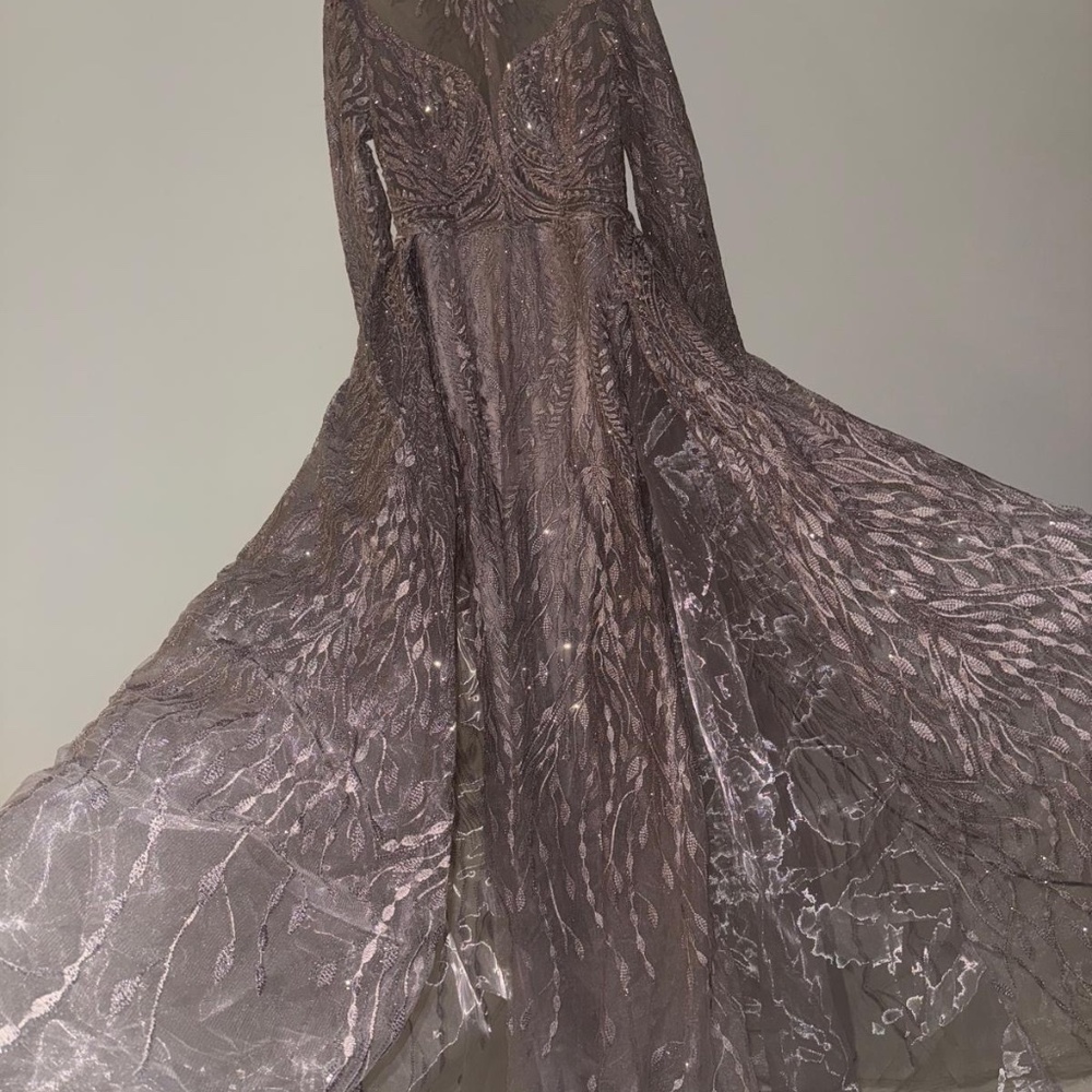 Party dresses - Picture 15 of 17